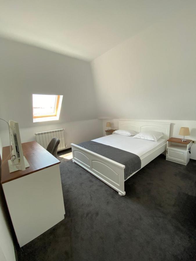 Villa Aqua Family Hotel Burgas Extérieur photo