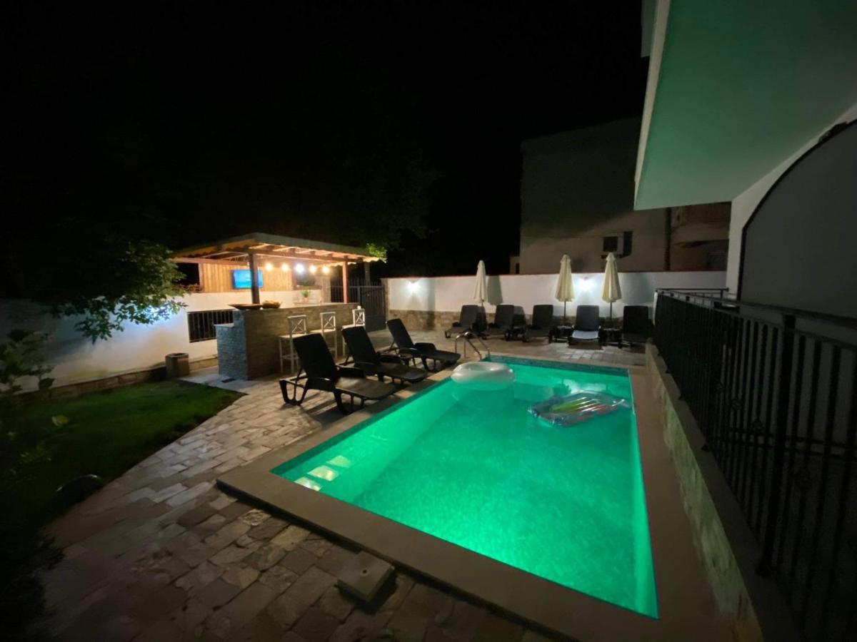 Villa Aqua Family Hotel Burgas Extérieur photo